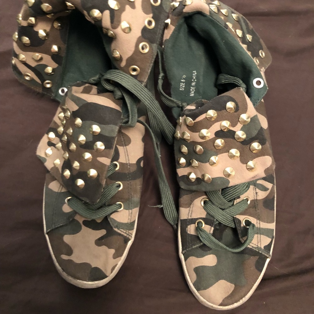Cute to the core fold down high top camo sneaker